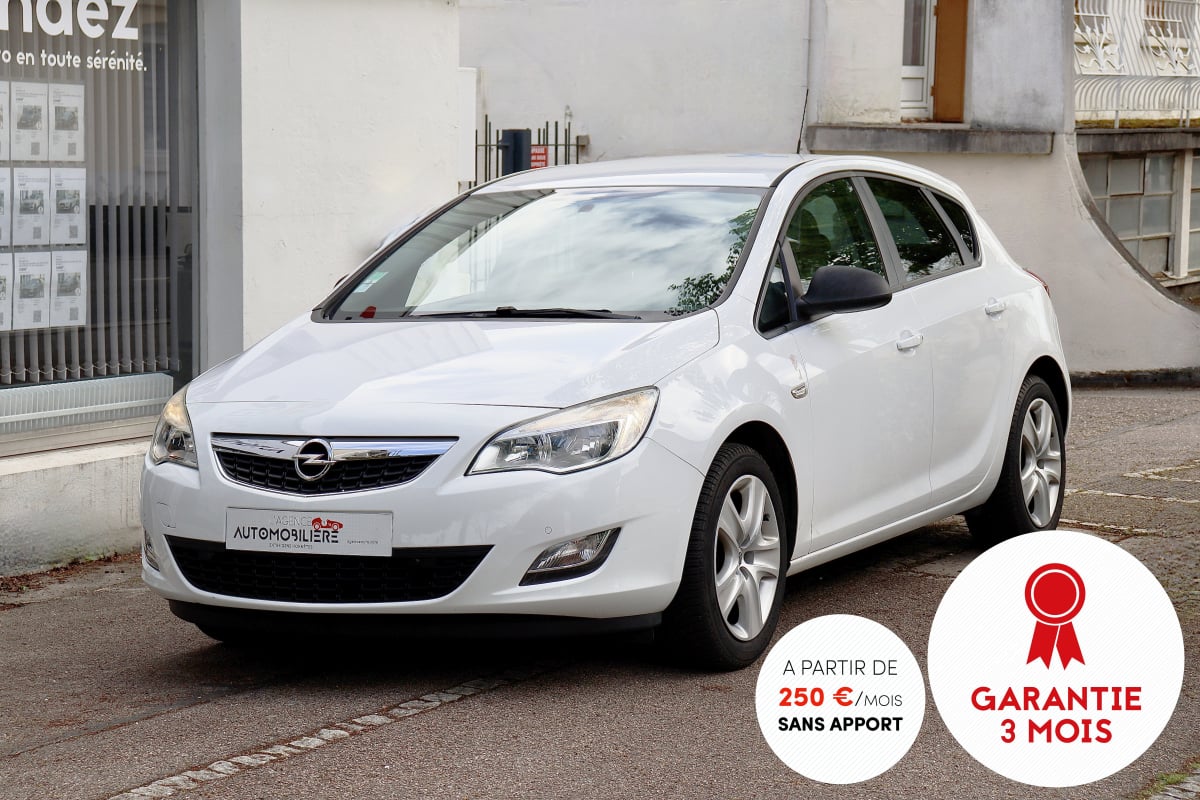 Opel Astra J 1.4 Turbo 140 Cosmo BVM6 (Sièges/Volant Chauffants,Radars Av&Ar) — 1