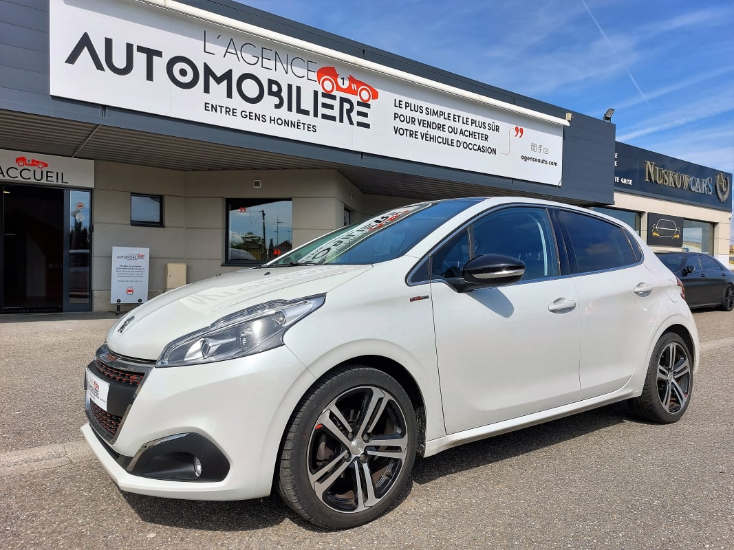 Peugeot 208 gt line 1.2 puretech 110 cv — 1