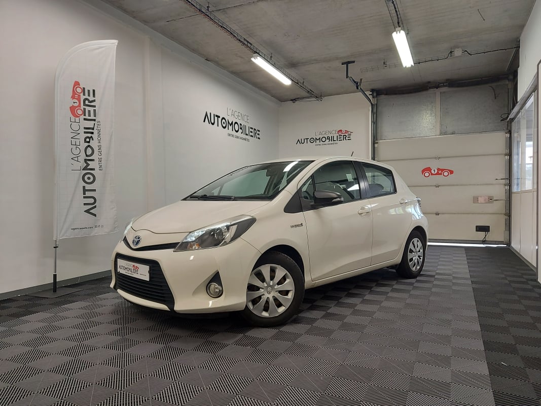 Toyota Yaris 1.5 HYBRID 100H 75 FULL-HYBRID DYNAMIC BVA — 1