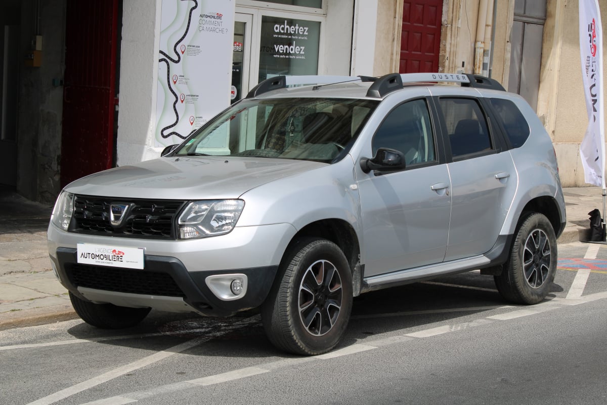Dacia Duster 1.5 DCI 110 BLACK TOUCH 4X2 (Entretien complet Dacia, Caméra de recul) — 1