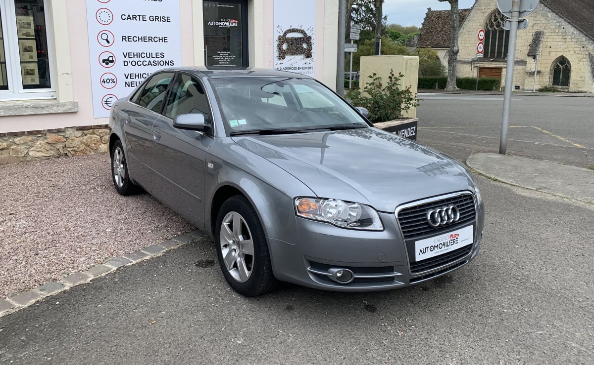 Audi A4 1.9 TDi 116ch Ambiente — 1