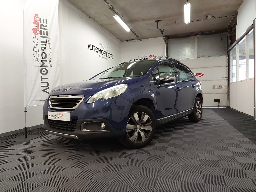 Peugeot 2008 1.2 PURETECH 82 ALLURE — 1