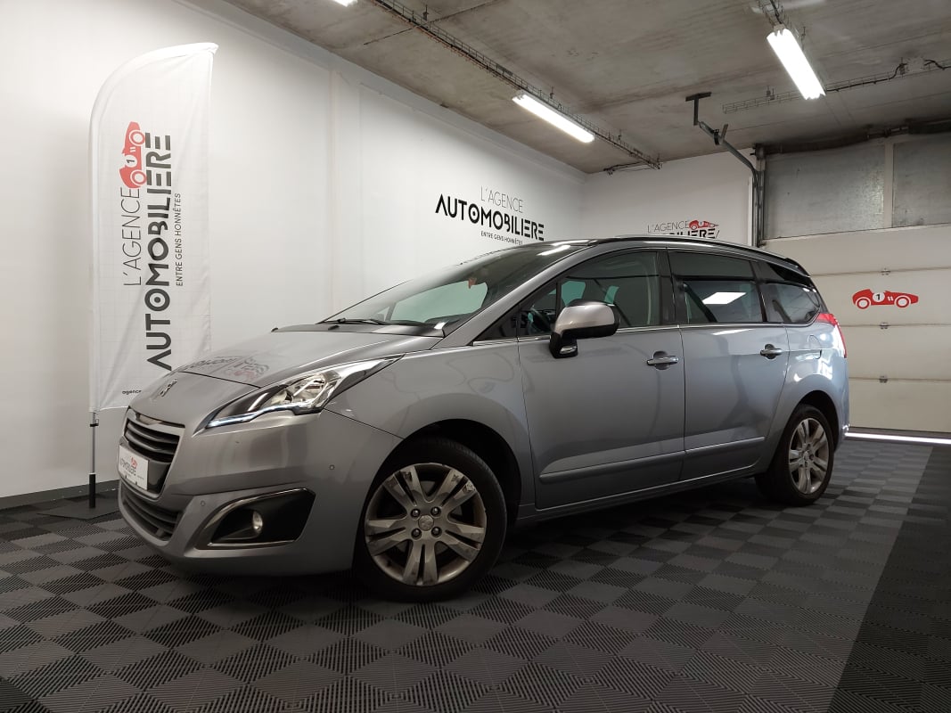 Peugeot 5008 (2) 1.6 THP 165 S&S ALLURE EAT6 7PL + TOIT PANORAMIQUE + CAMERA — 1