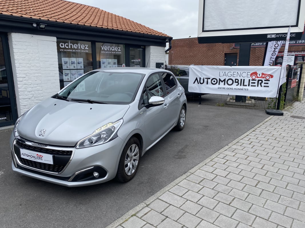 Peugeot 208 1.2 PURETECH 82 URBAN SOUL 5P 6900 KM — 1