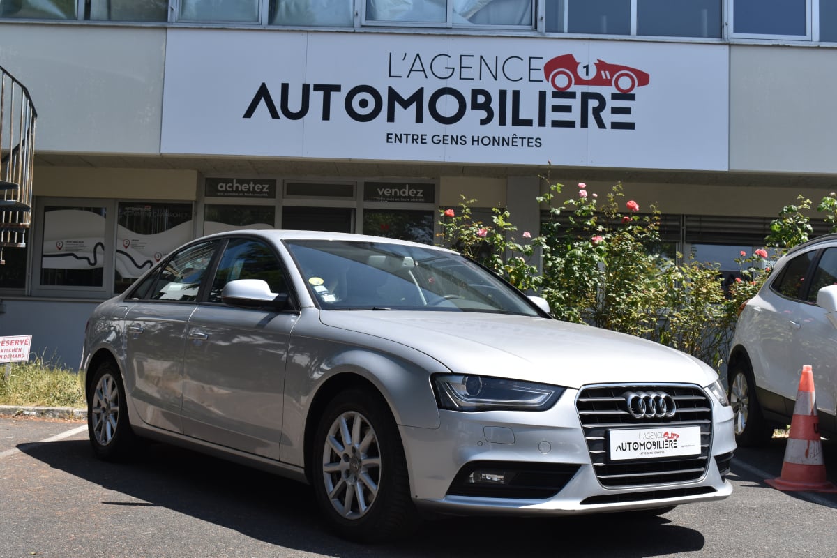 Audi A4 Série 3 Phase 2 (8K2) 2.0 TDi 16V FAP 120 cv Attraction — 1