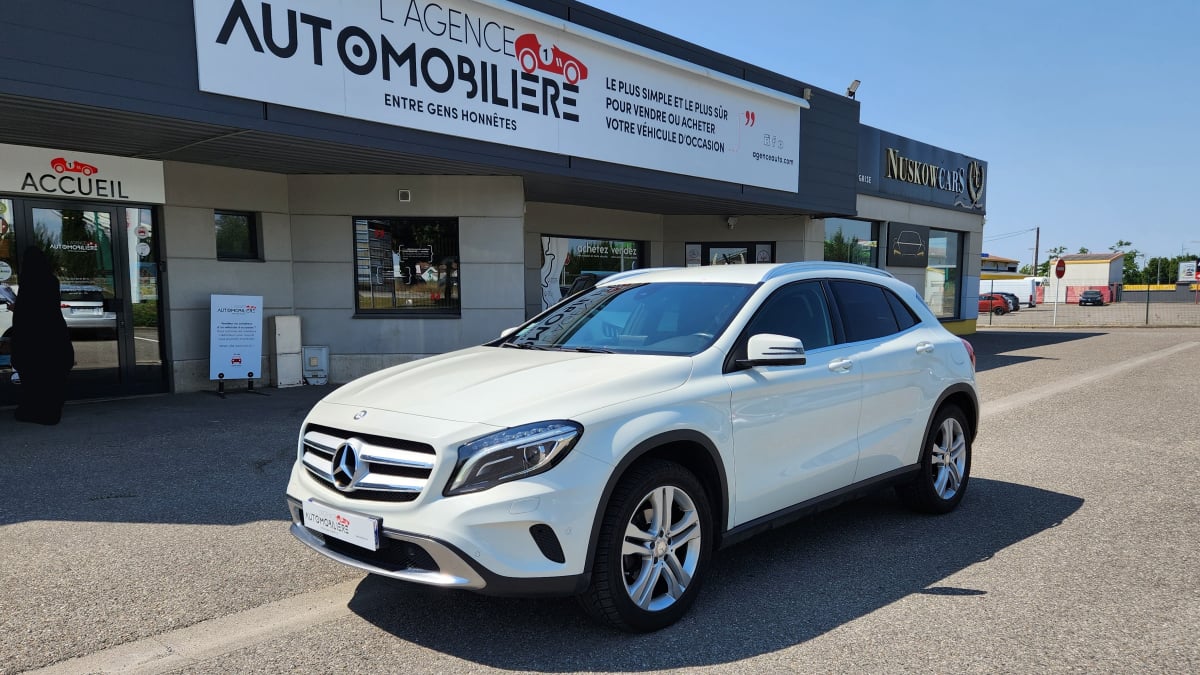Mercedes-Benz Classe GLA 200 CDi Sensation 7G-DCT 136 cv — 1
