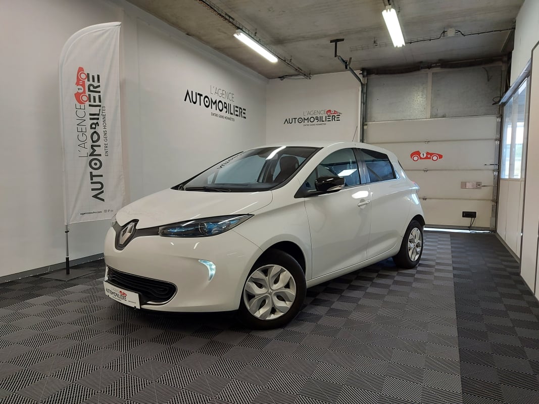 Renault Zoe LIFE CHARGE RAPIDE 22KWH — 1