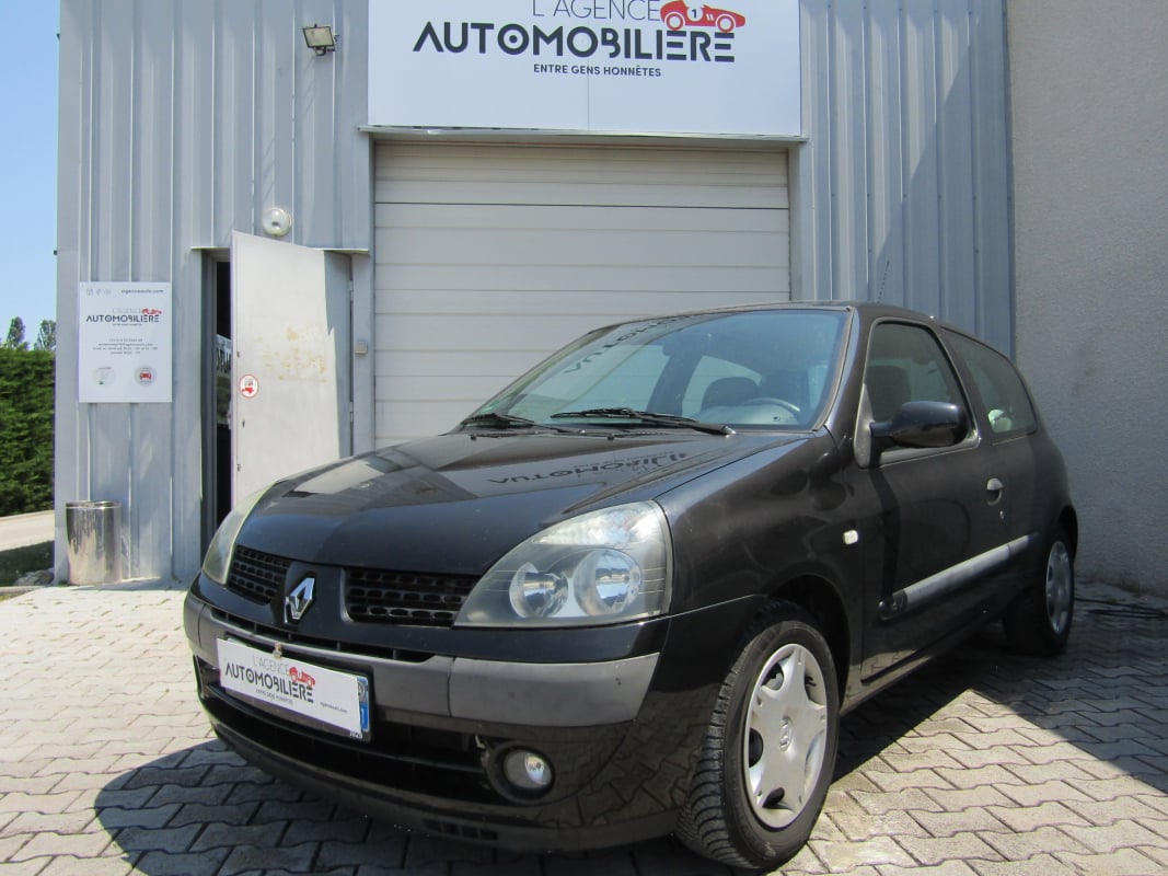 Renault Clio 1.2 L 75 CV luxe privilège — 1
