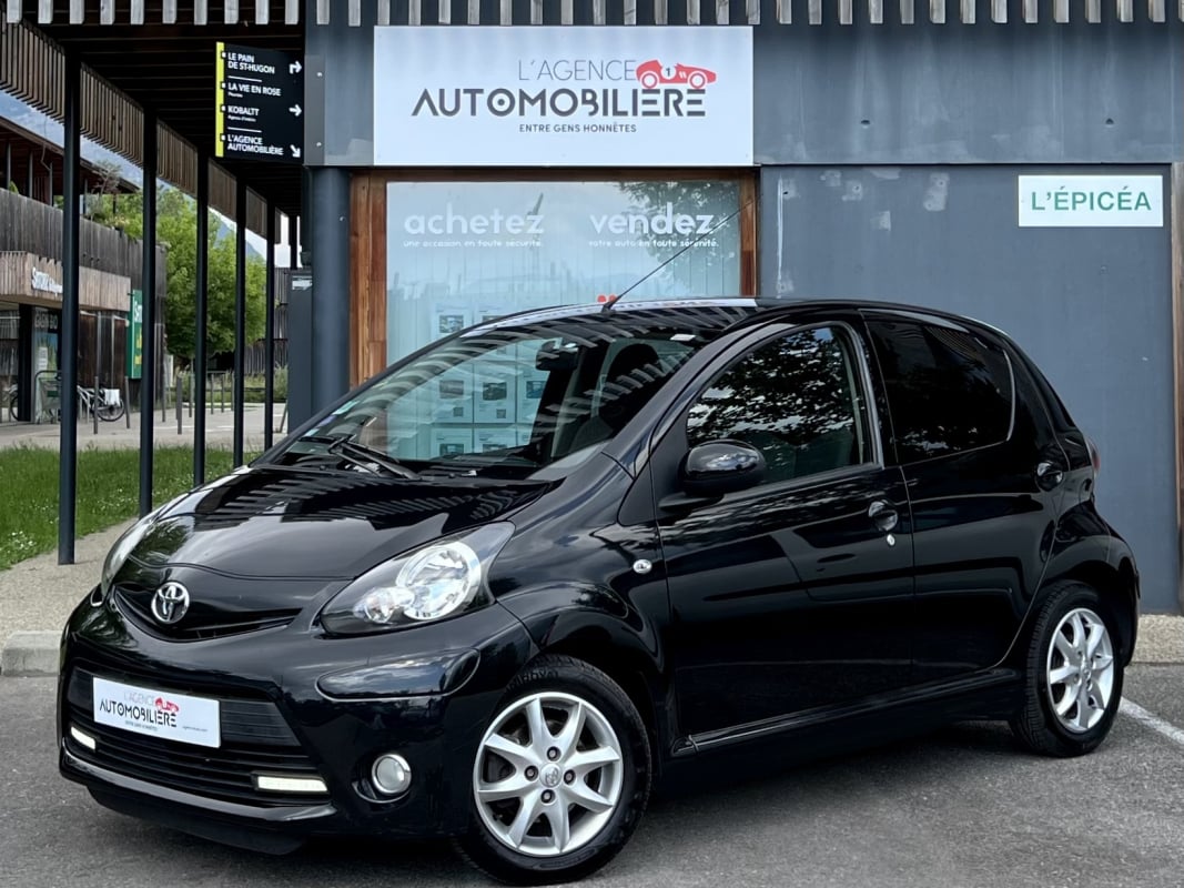 Toyota Aygo 1.0 VVT-i 68ch Dynamic Design 5p / 1°Main — 1