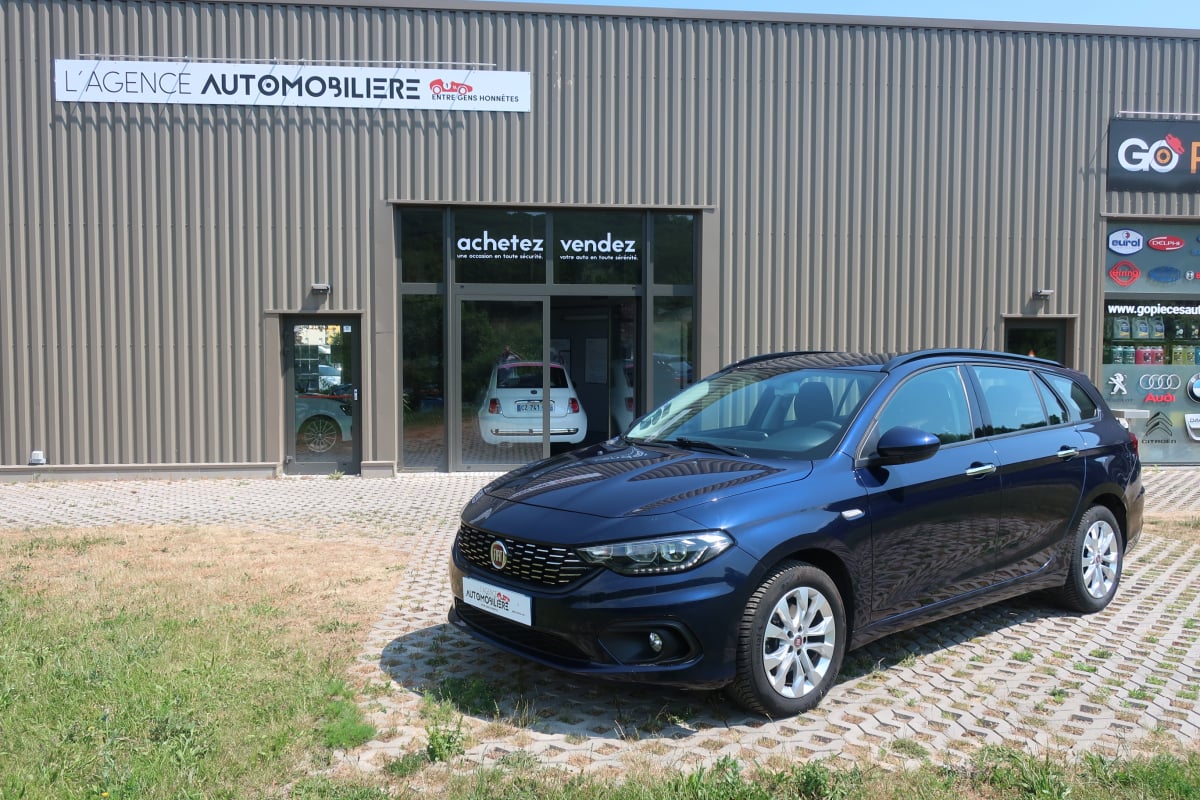 Fiat Tipo Station Wagon 1.6 E-Torq 16V Easy 110Cv — 1
