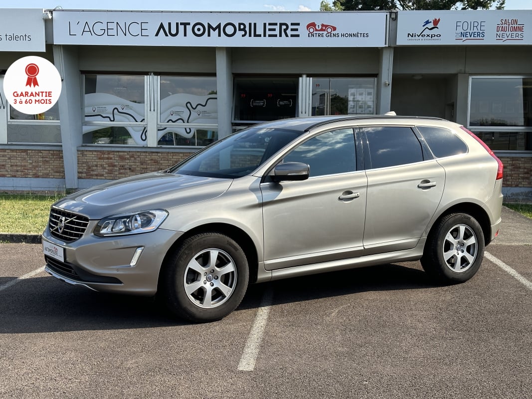 Volvo XC60 D4 181 ch S&S Momentum Business/Attelage amovible — 1