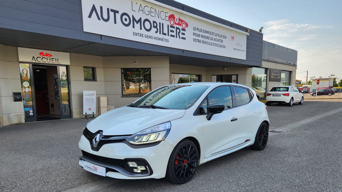 Renault Clio IV 5 Portes Phase 2 RS Trophy 1.6 T 16V EDC6 220 cv Boîte auto — 1