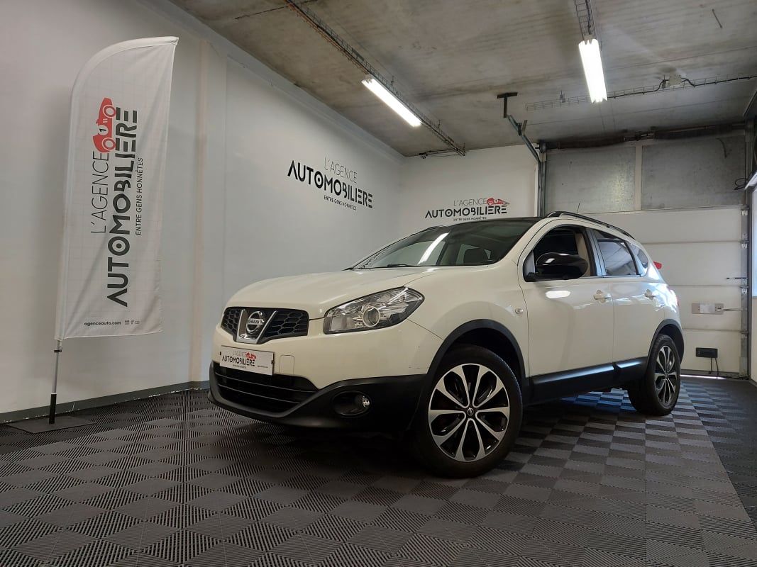 Nissan Qashqai (2) 1.6 117 STOP/START CONNECT EDITION + TOIT PANO — 1