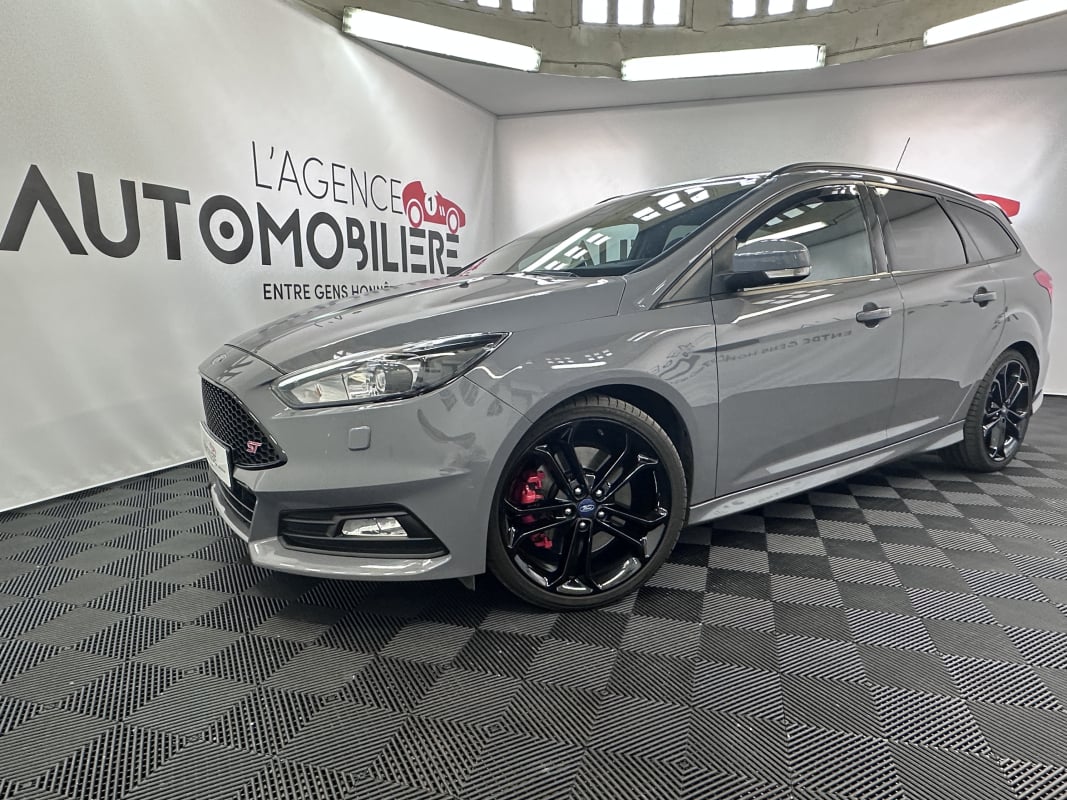 Ford Focus SW ST BREAK 2.0 ECOBOOST 250cv — 1