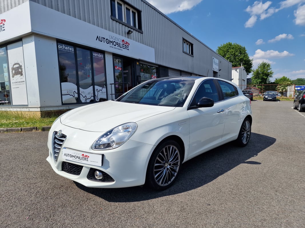 Alfa Romeo Giulietta 1.6 JTDM 120CH LUSSO GARANTIE 1 AN — 1