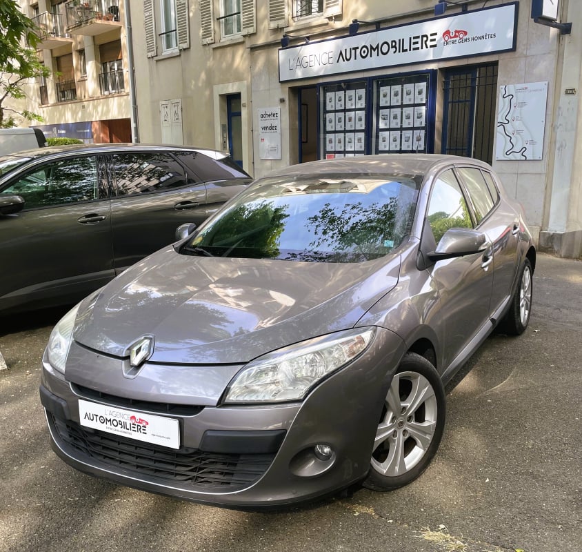 Renault Megane 1.9 DCI 130 DYNAMIQUE — 1