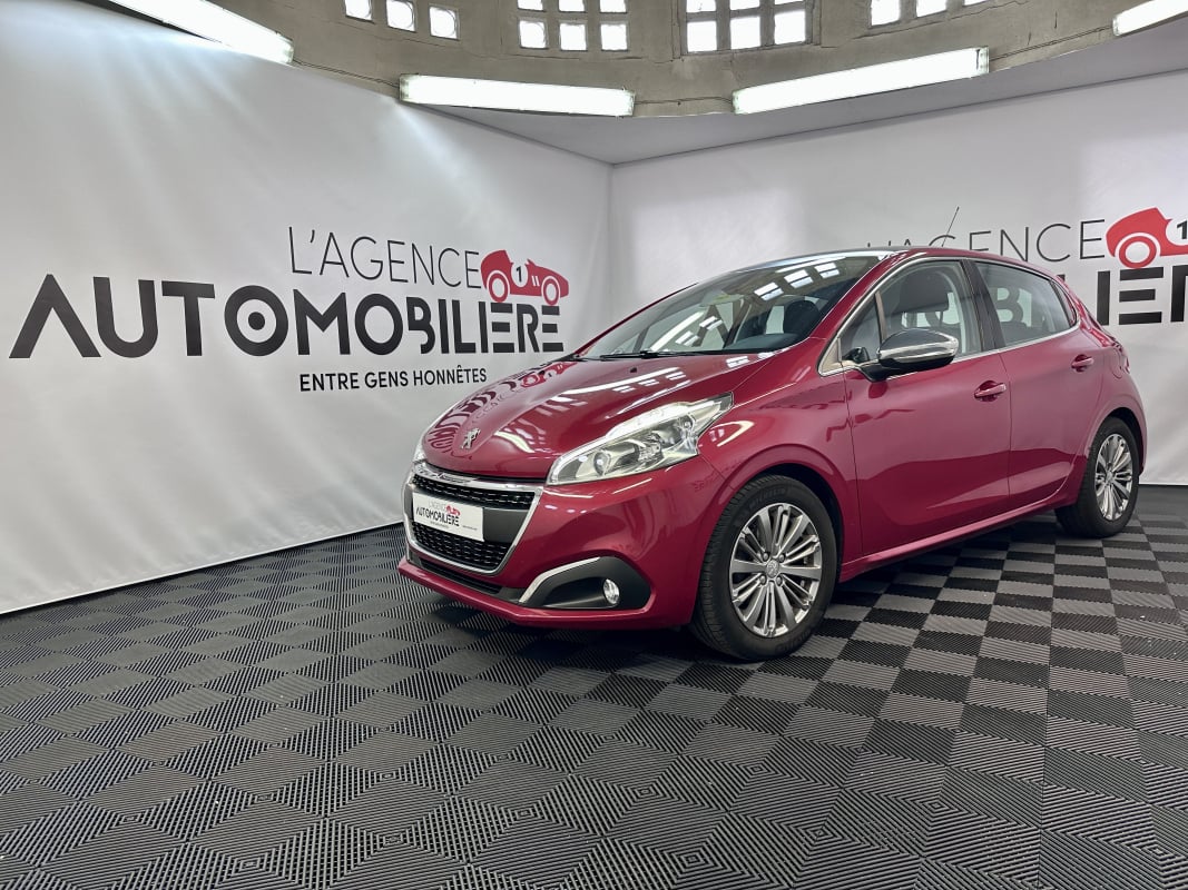 Peugeot 208 1.6 BLUEHDI 100 ALLURE BVM5 (1ère main, Toit panoramique, Caméra) — 1