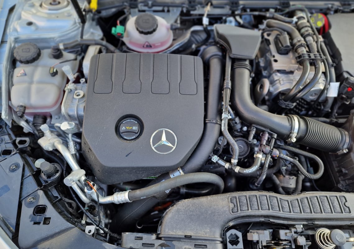 Mercedes-Benz Classe A 250E 1.3 ti HYBRIDE 218 h boîte auto, sièges chauffants... — 40