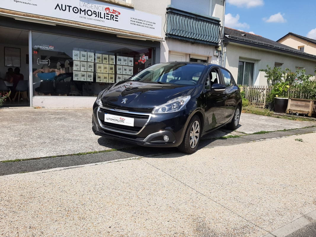 Peugeot 208 1.6 HDI 100 Active 2ème Main Suivi Peugeot — 1