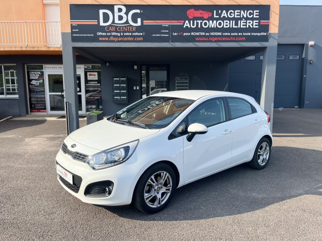 Kia Rio Premium 1.4 109 cv Bluetooth Radar de recul — 1