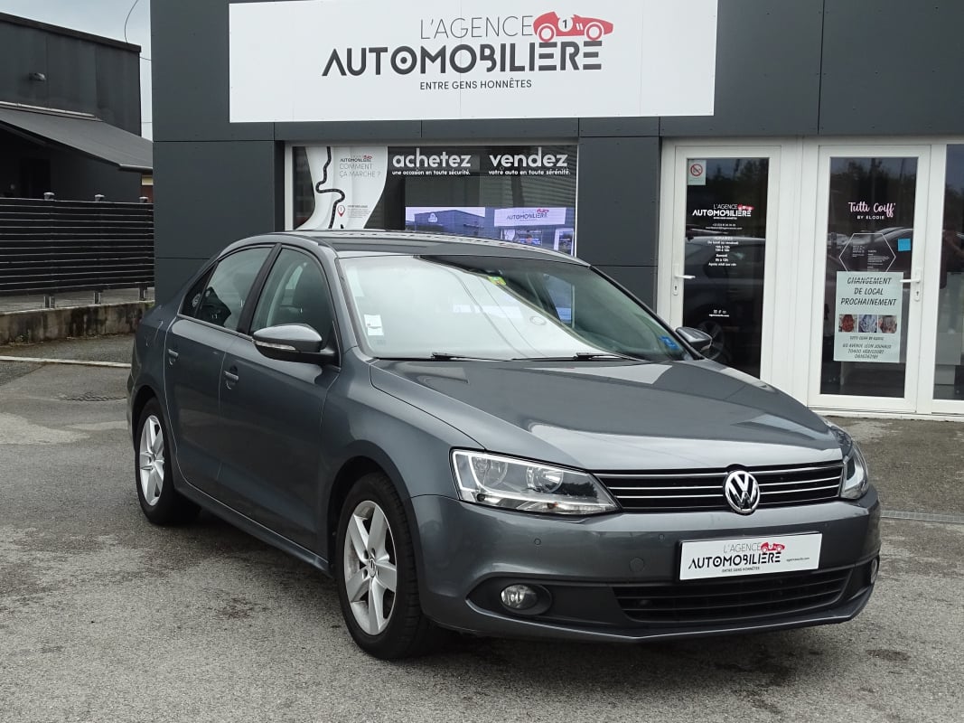 Volkswagen Jetta 1.6 TDI BLUE MOTION 105CH CONFORTLINE — 1