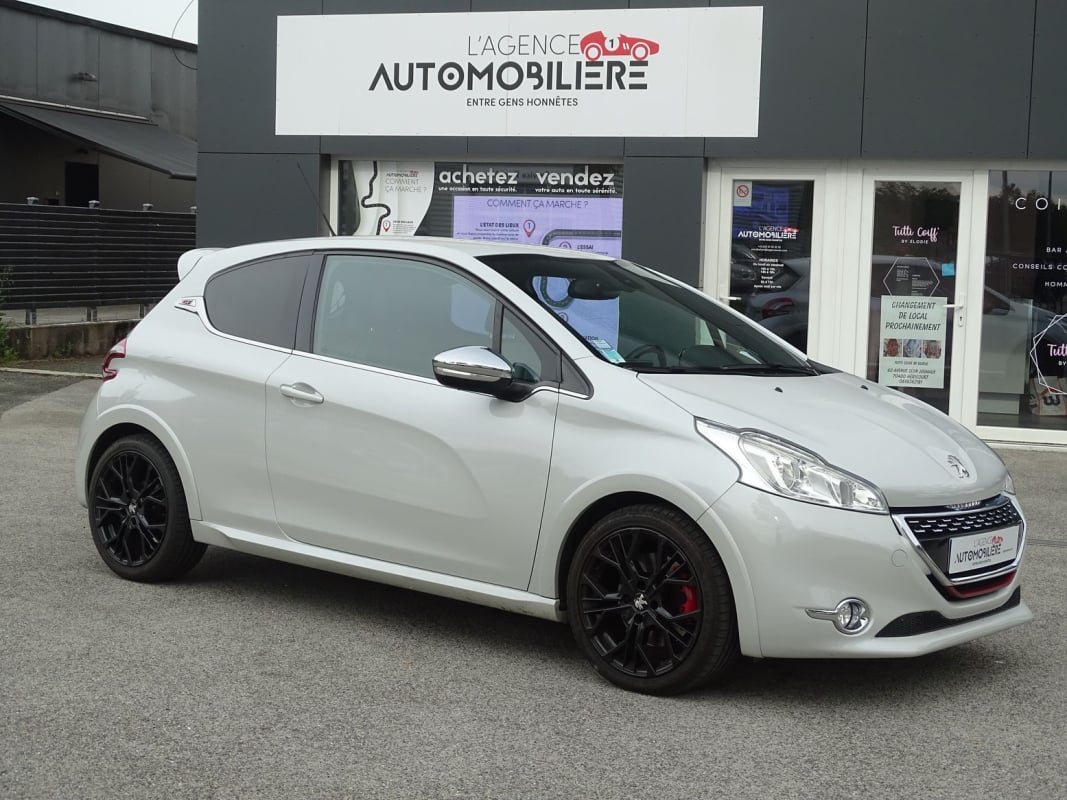 Peugeot 208 1.6 THP 200 CV GTI — 1