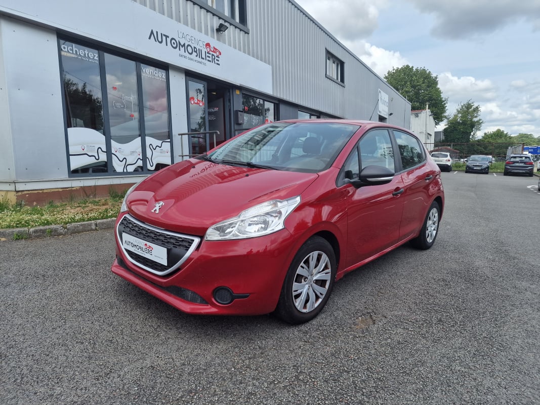 Peugeot 208 1.2 82CH STYLE GARANTIE 1 AN — 1