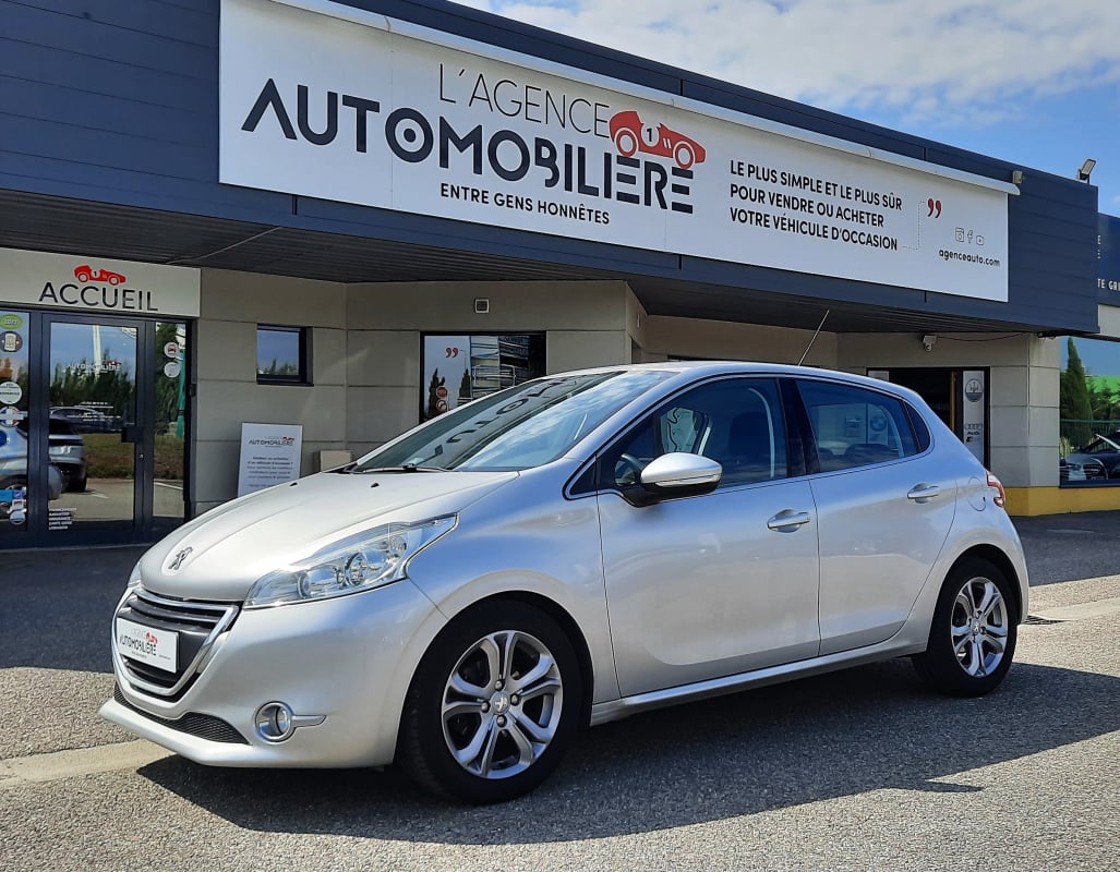Peugeot 208 Allure 1,6l Hdi ETG6 92CH — 1