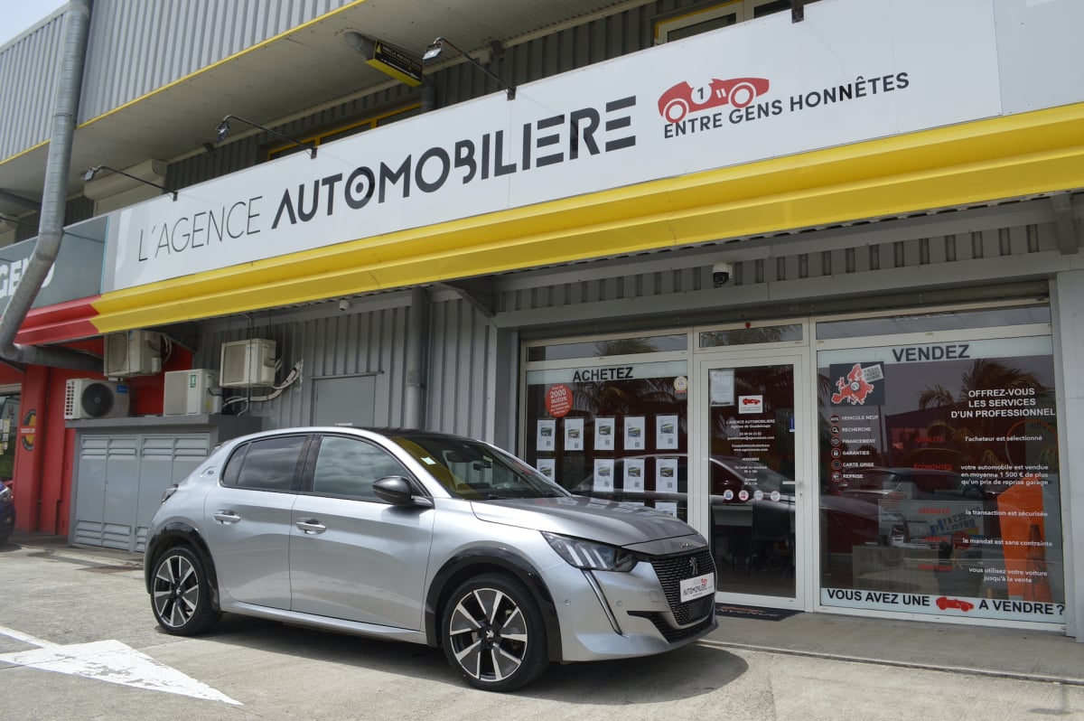 Peugeot e-208 136ch GT mars 2021 — 1