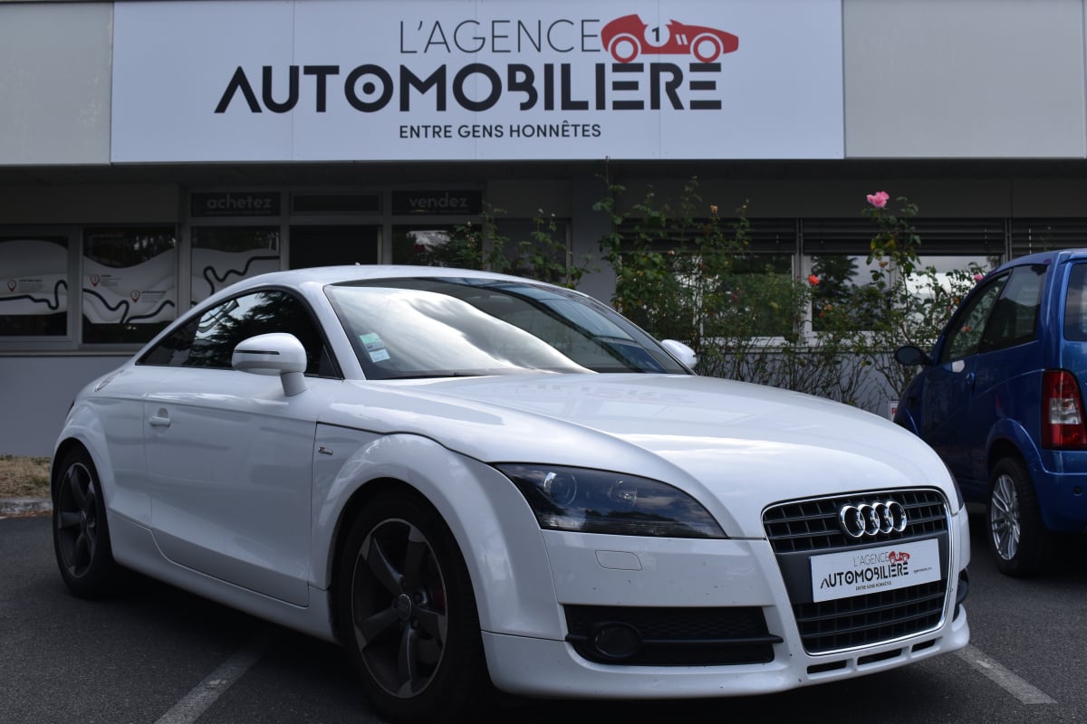 Audi TT S-line Coupé 2.0 TFSi 200cv — 1