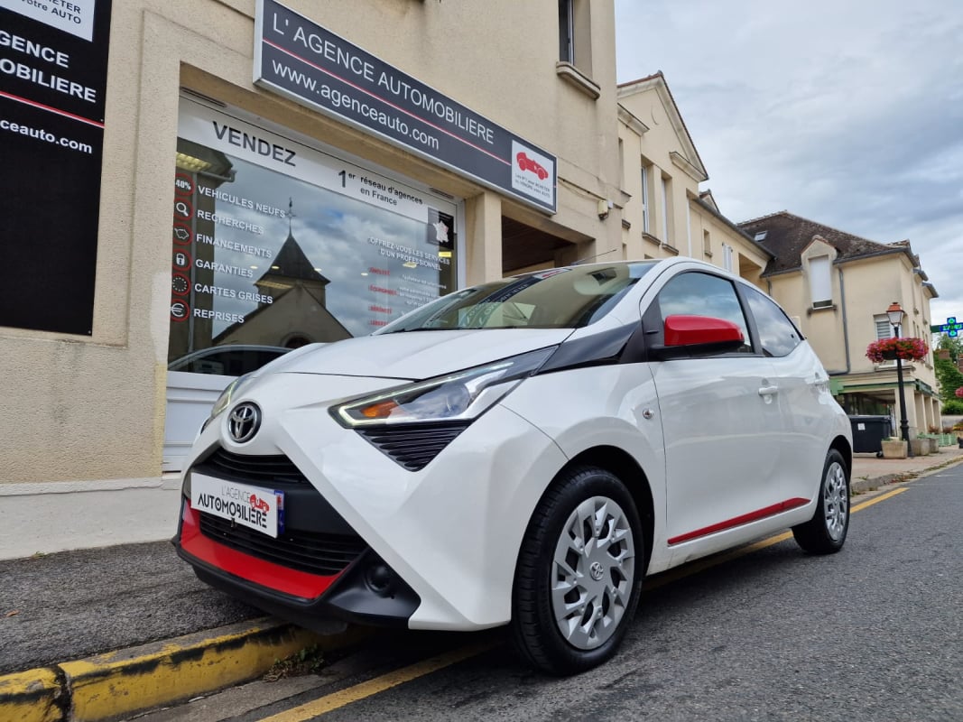 Toyota Aygo 1.0 VVTI 70 X LOOK X-SHIFT BVA — 1
