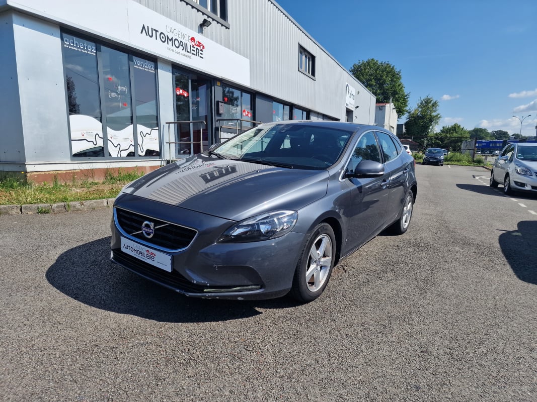 Volvo V40 D2 115CH MOMENTUM GARANTIE 1 AN — 1