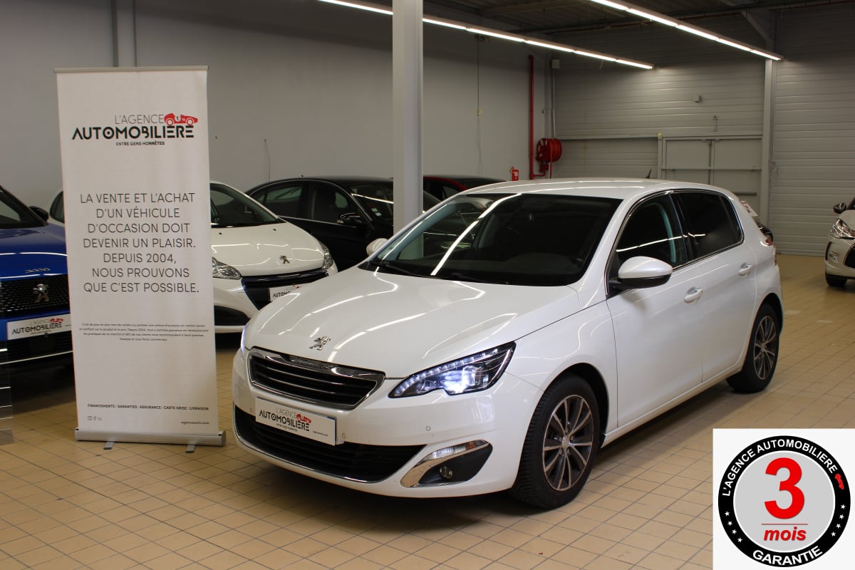 Peugeot 308 GENERATION II 1.2 130 ALLURE EAT BVA START-STOP MOTEUR 17900KM — 1