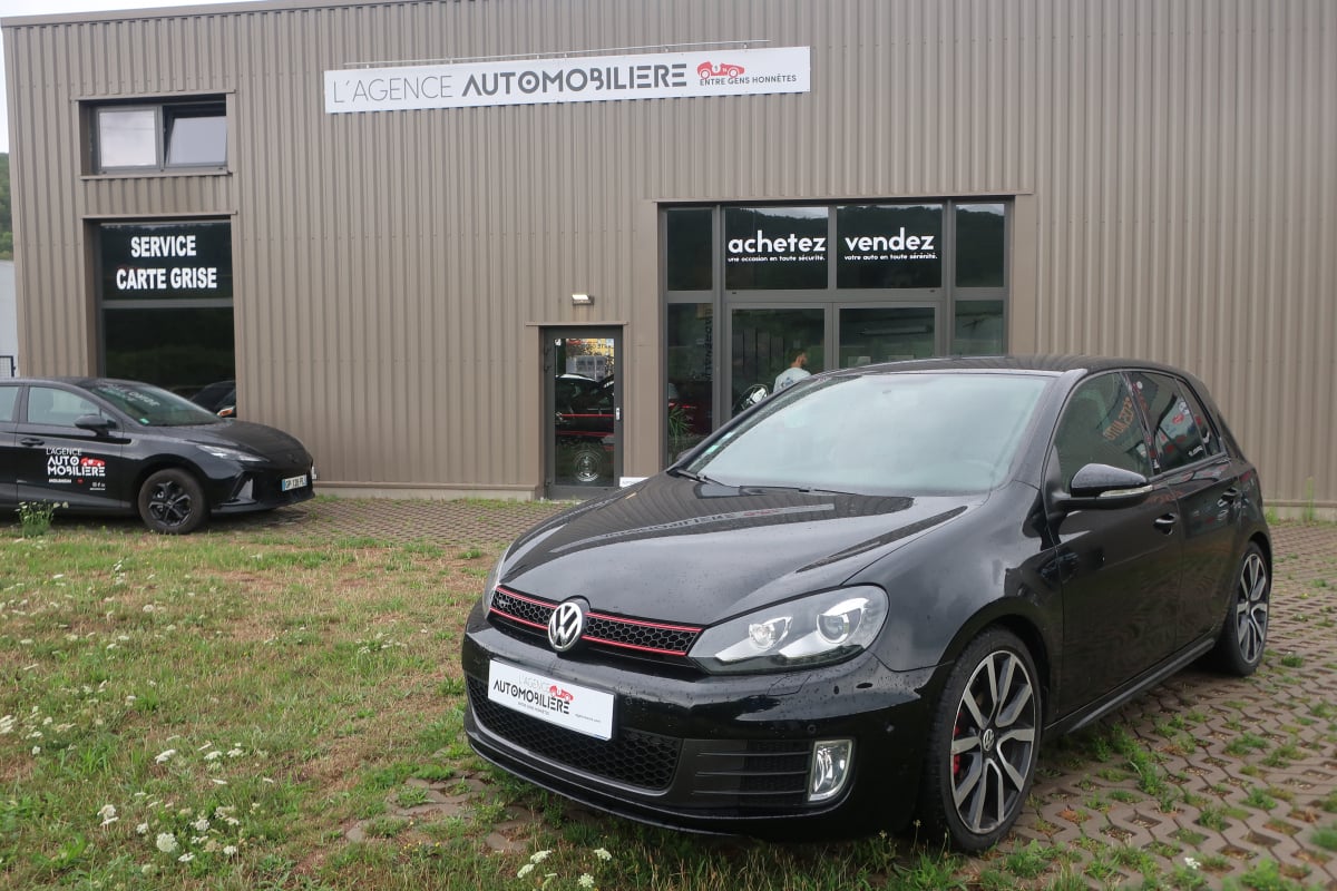 Volkswagen Golf GTI 2.0 16V DSG6 Adidas 211Cv — 1