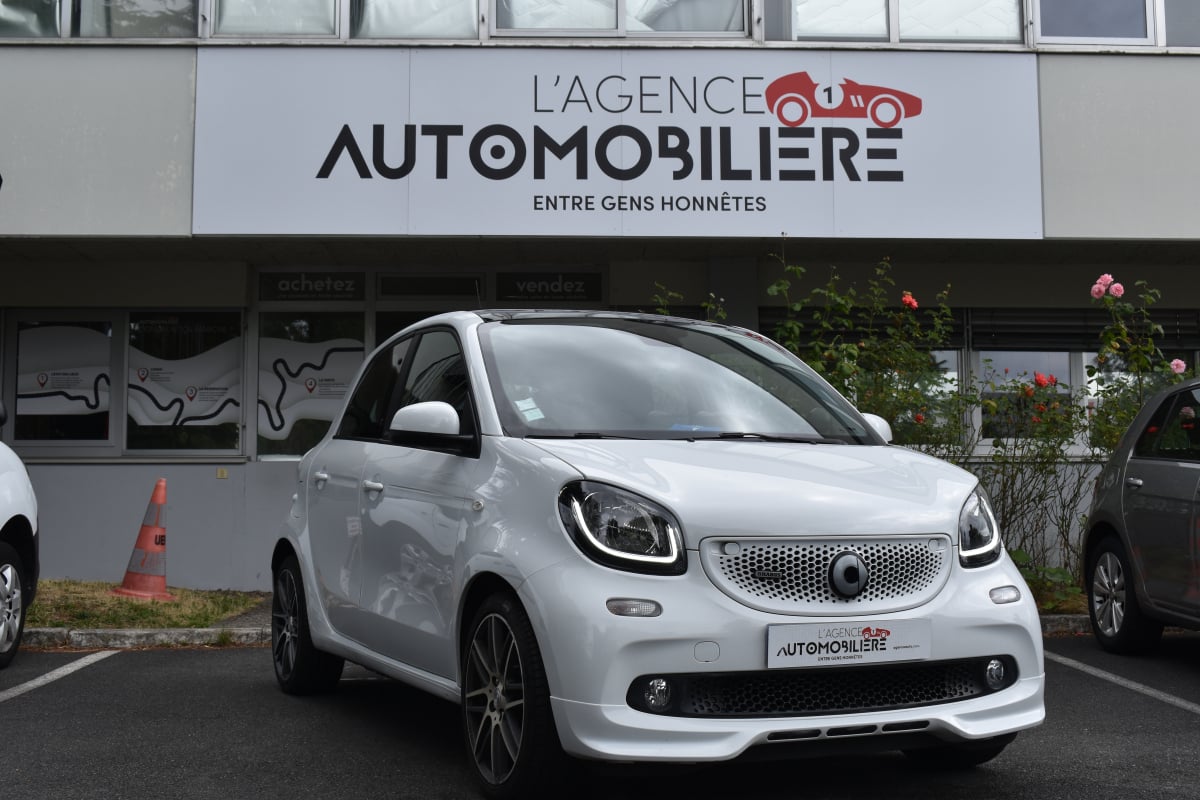 Smart For Four BRABUS II (453) 0.9 TI twinamic 109 cv Boîte auto — 1