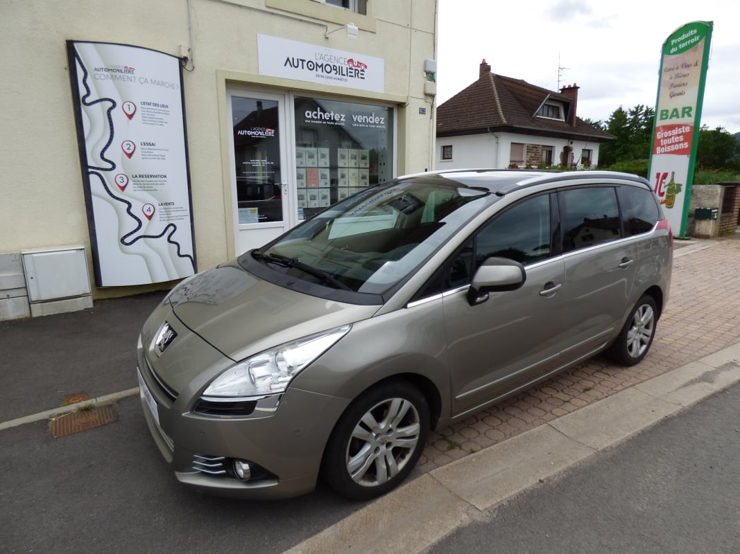 Peugeot 5008 1,6 E-HDI 115 Allure BMP6 7 places — 1