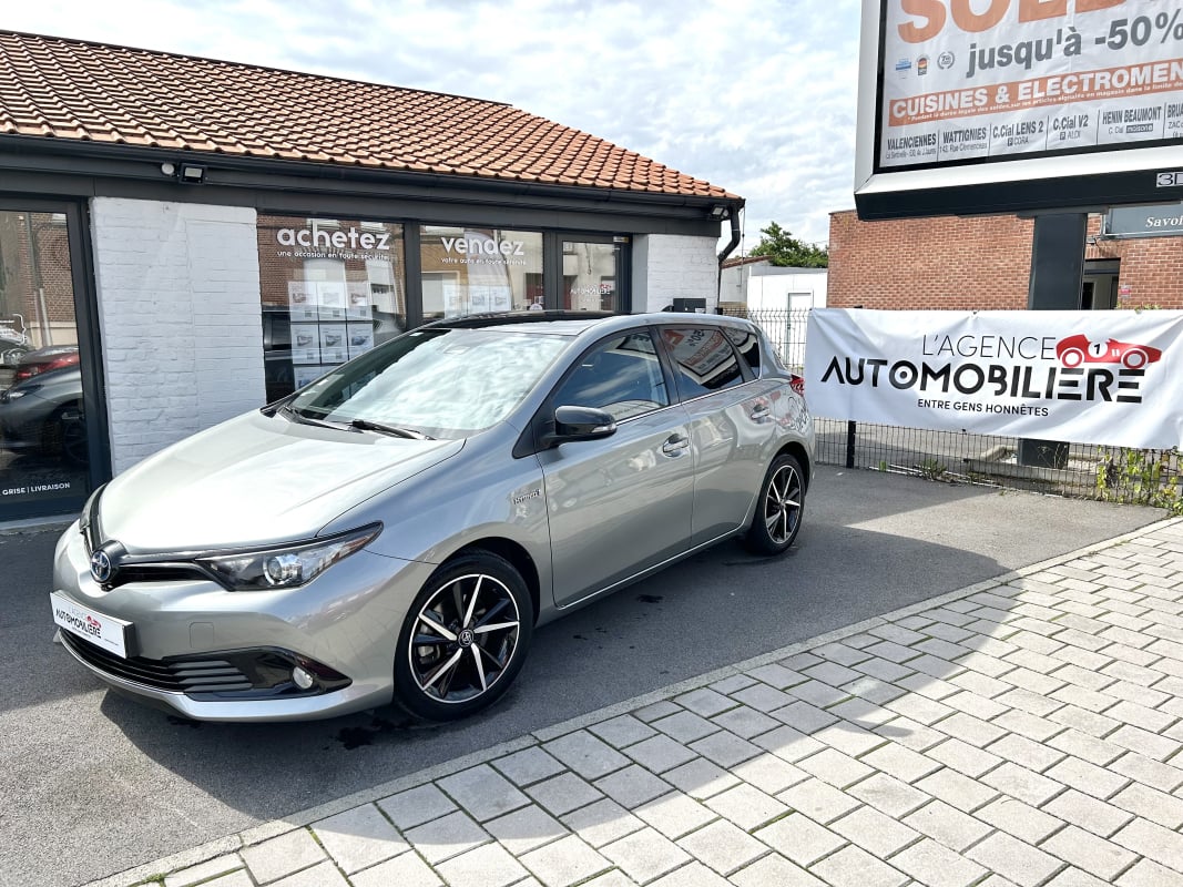 Toyota Auris II (2) 1.8 HYBRIDE 136 BLACK EDITION 1ÈRE MAIN — 1