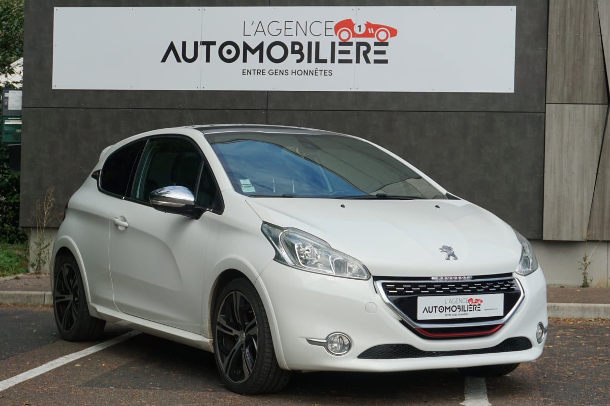Peugeot 208 GTI 1.6 THP 200 ch - Toit panoramique — 1