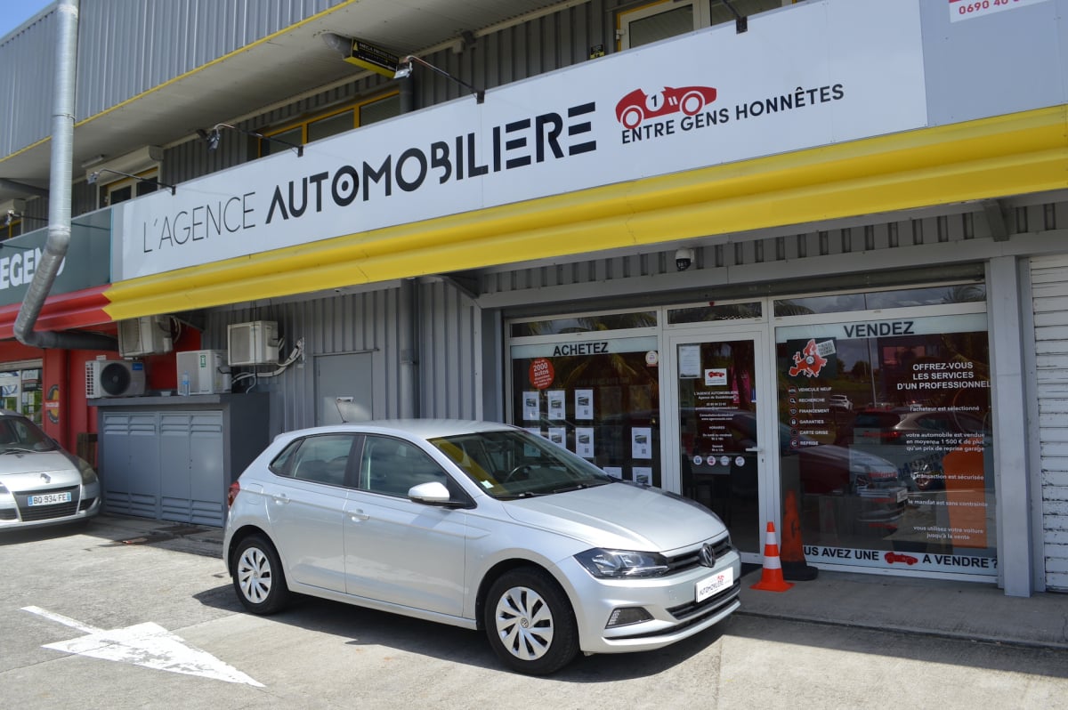 Volkswagen Polo 1.0 80 TRENDLINE — 1