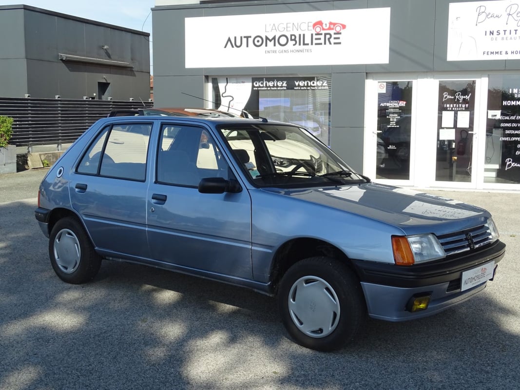 Peugeot 205 1.4 TU 70 CV - FINITION SR — 1