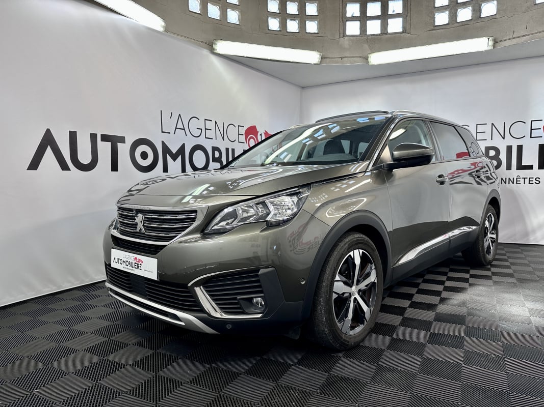 Peugeot 5008 ALLURE BlueHDI 150 (1ere Main, Toit ouvrant, Grip Control) — 1