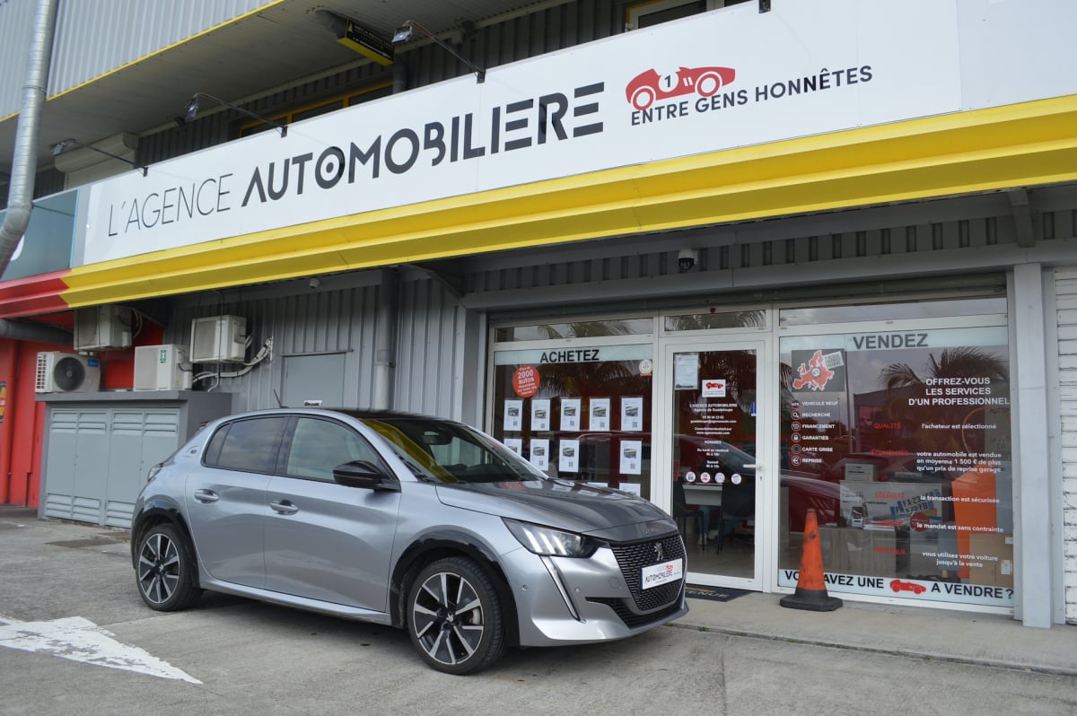 Peugeot 208 e-208 136ch GT — 1