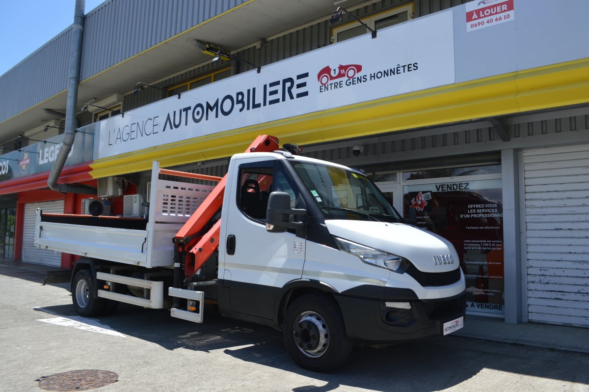 Iveco Daily 70C21 Grue pk7000 palfinger — 1