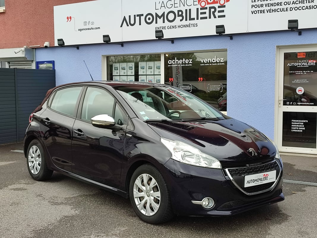 Peugeot 208 1.6 HDI 92 URBAN SOUL 1ère main — 1