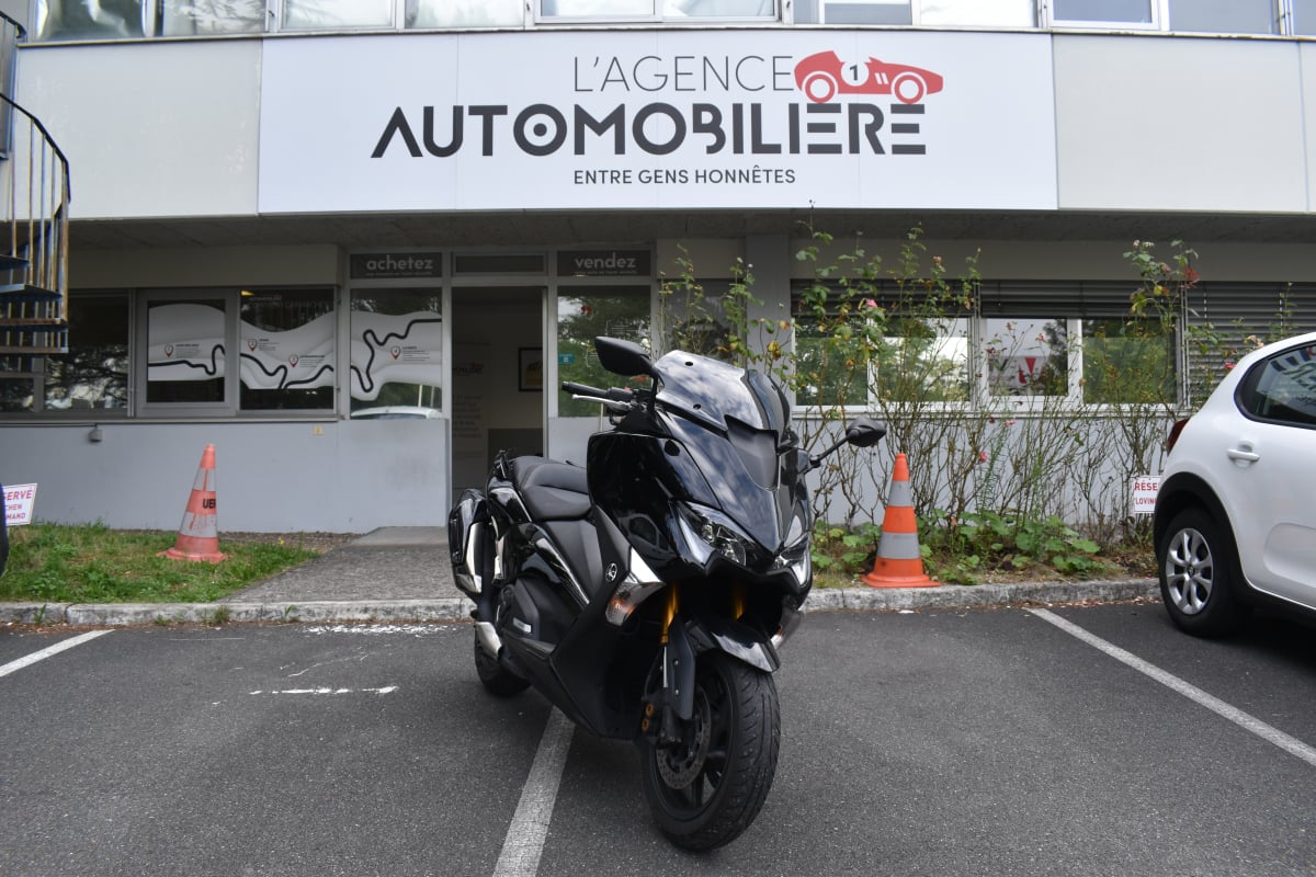 Yamaha T-MAX 530 DX tech max — 1