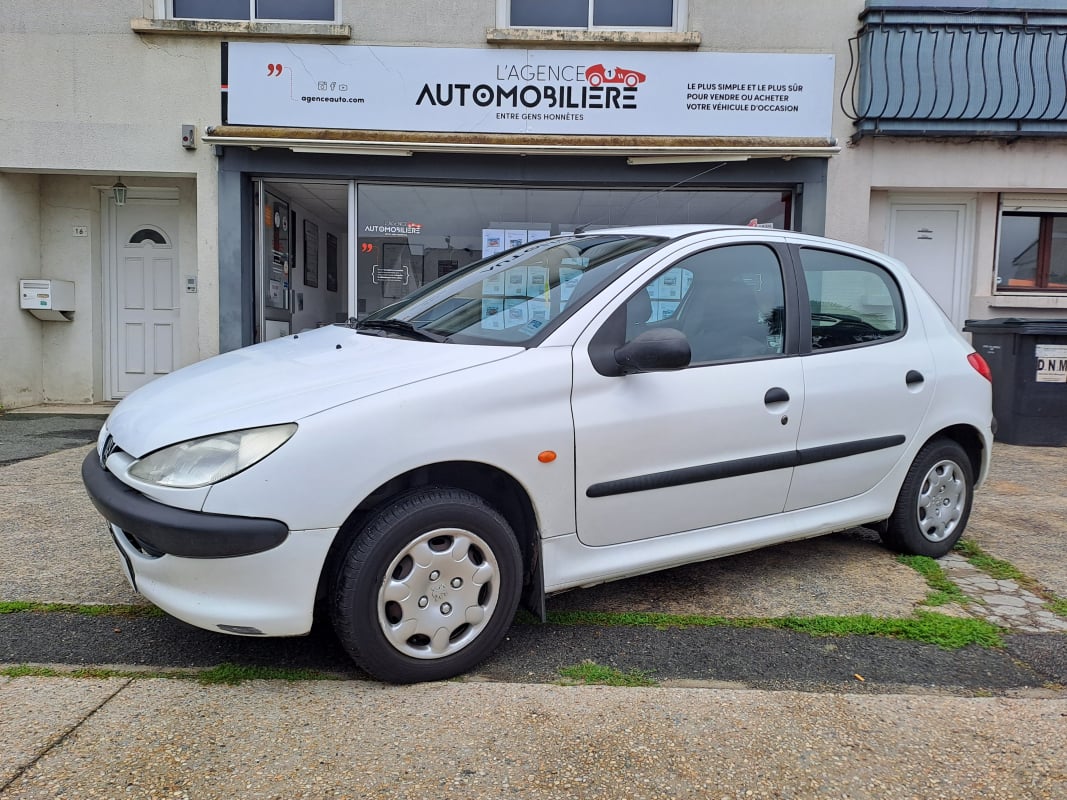 Peugeot 206 1,1 60CV XR PRESENCE — 1