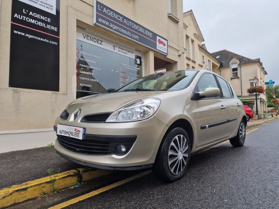 Renault Clio 1.6i 110cv BVA PRIVILEGE 85000KM!! — 1