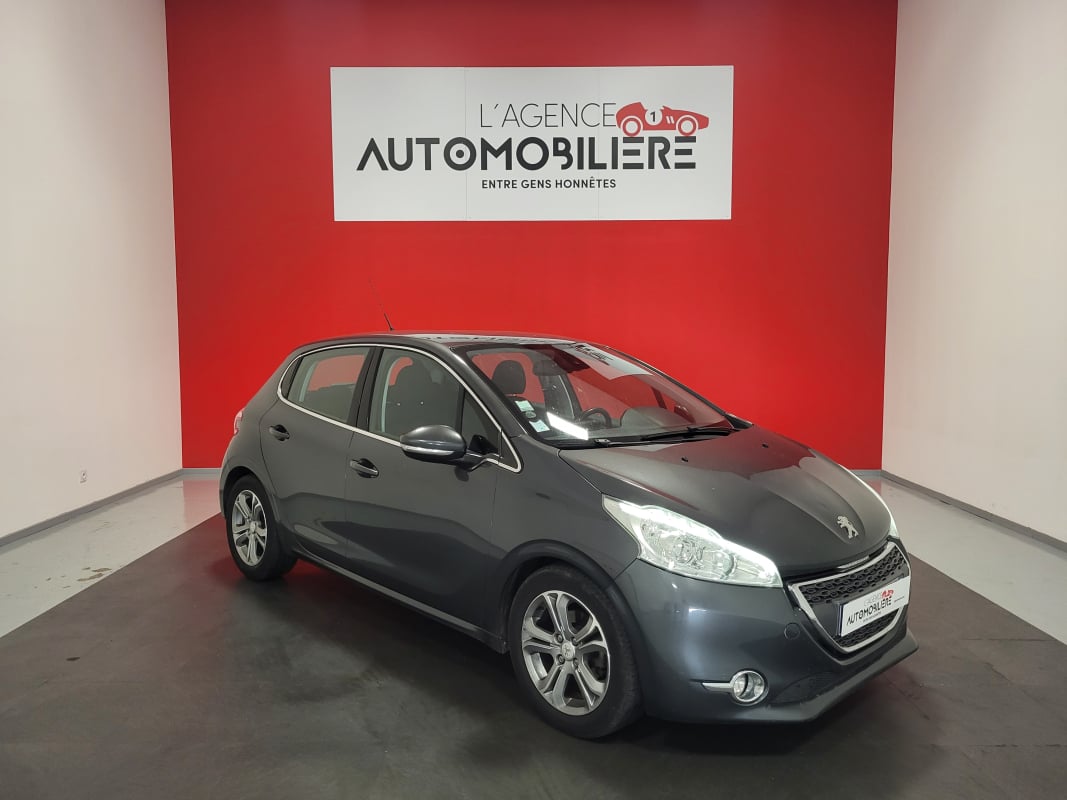 Peugeot 208 1.4 HDi 68 ALLURE + DISTRIBUTION OK — 1