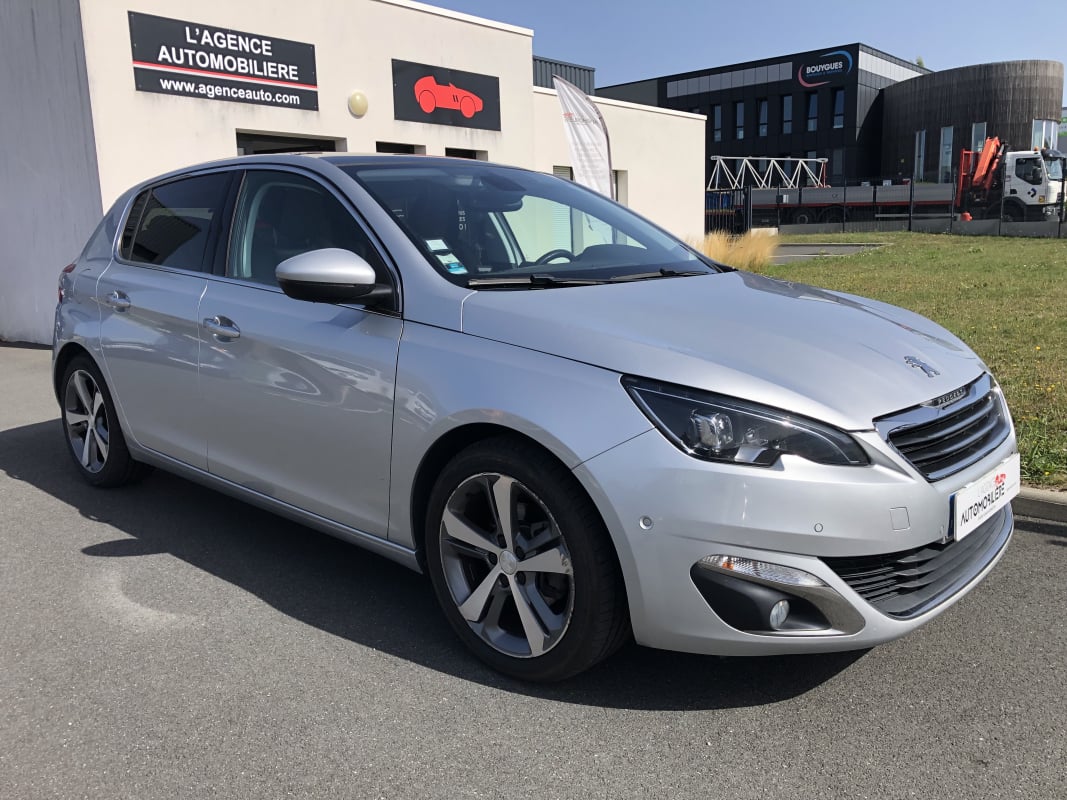 Peugeot 308 Phase 2 1.6 e-HDi FAP S&S 115ch Féline — 1