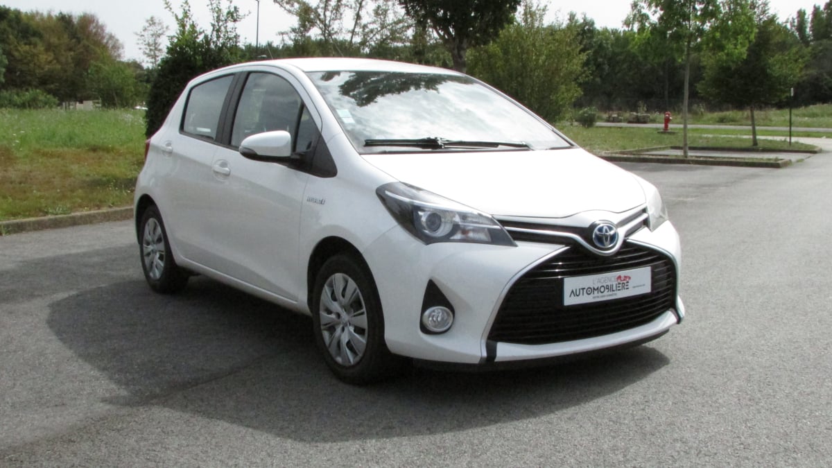 Toyota Yaris HYBRID 100h DYNAMIC 75CH 5PORTES — 1